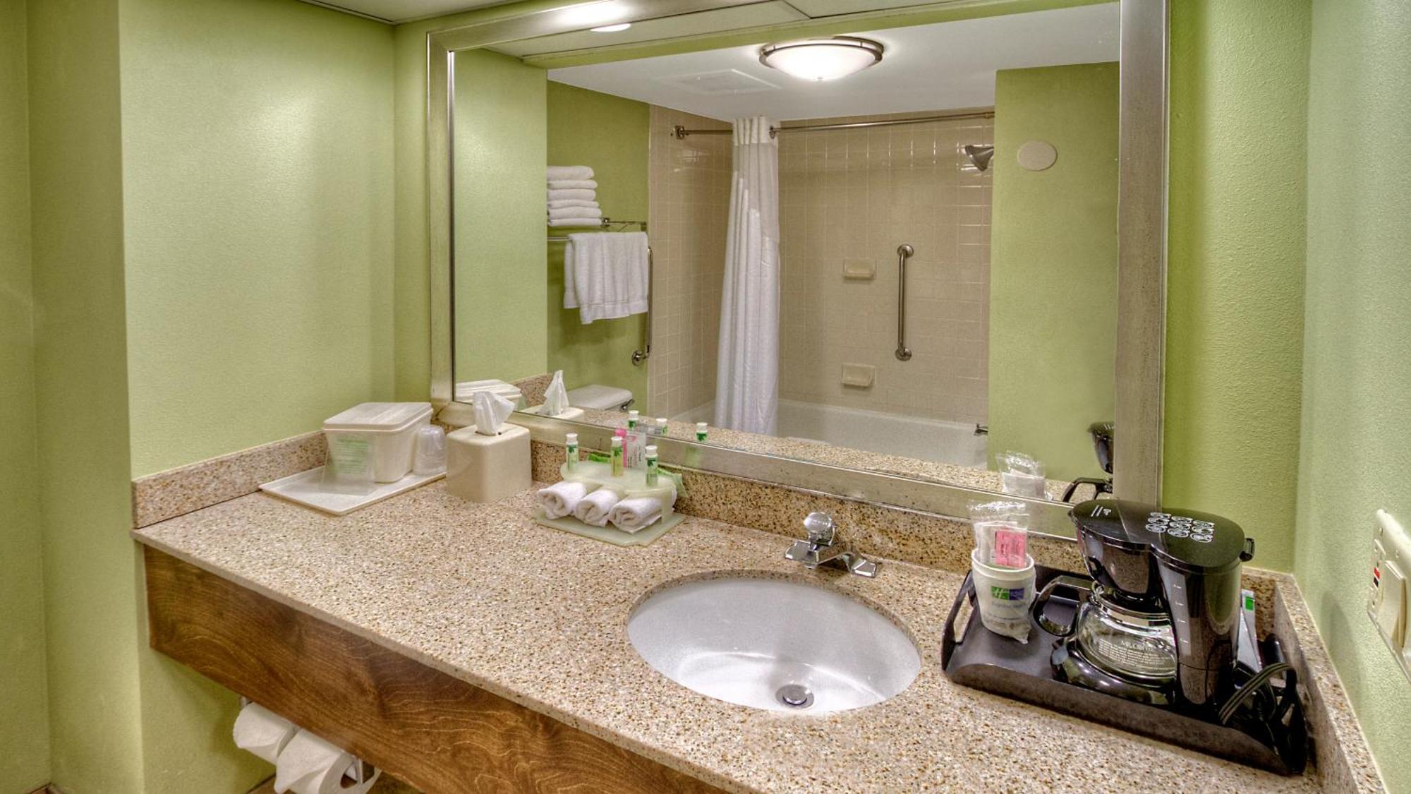 Holiday Inn Express Greenville By Ihg Ngoại thất bức ảnh